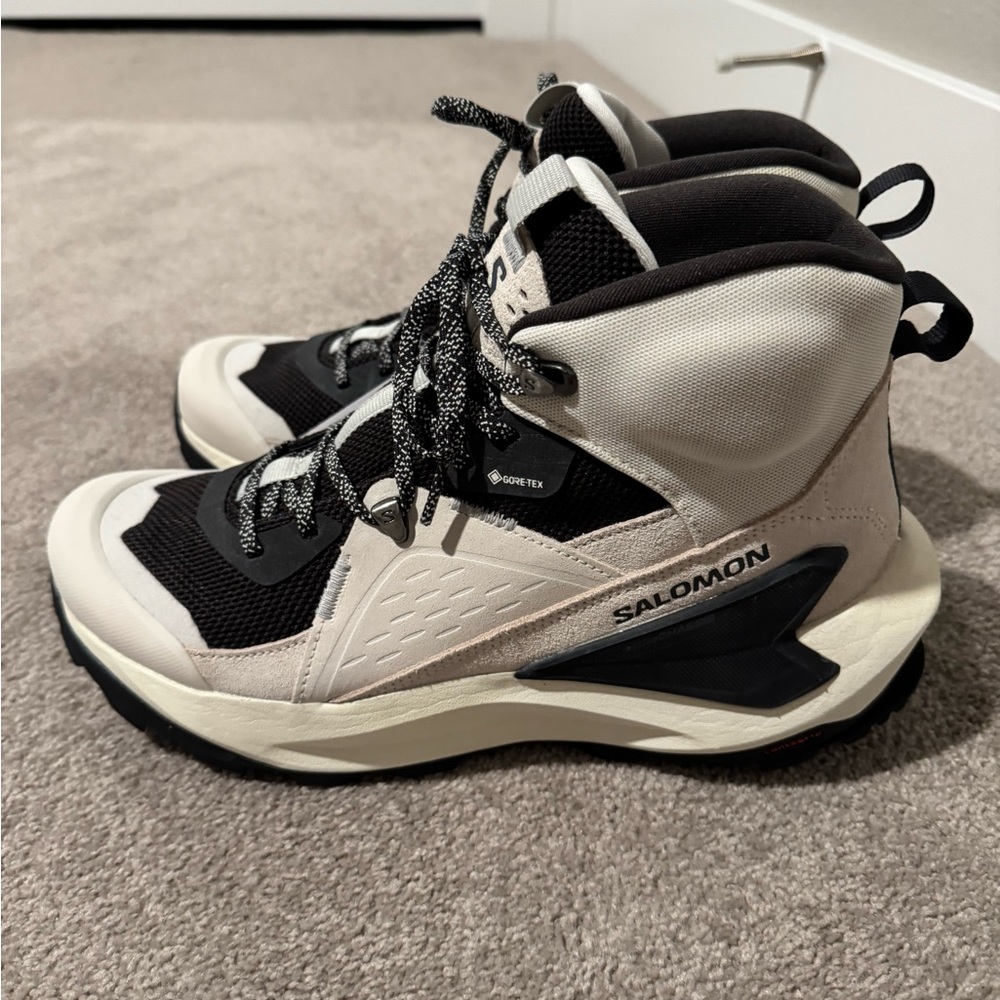 Salomon Women’s Elixir Mid Gore Tex (GTX) Hiking Boots - Size 9.5